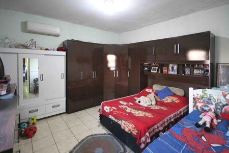 Casa à venda com 321m², 5 quartos e 3 vagasQuarto casa 02