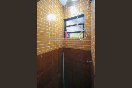 Banheiro casa 01 de casa à venda com 5 quartos, 321m² em Parque Independencia, São Paulo