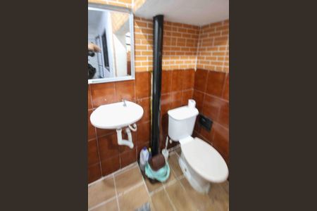 Casa à venda com 321m², 5 quartos e 3 vagasBanheiro casa 01