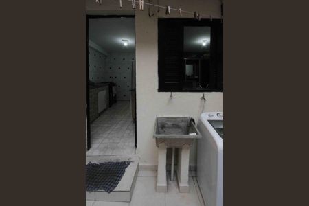 Casa à venda com 321m², 5 quartos e 3 vagasÁrea de Serviço casa 01