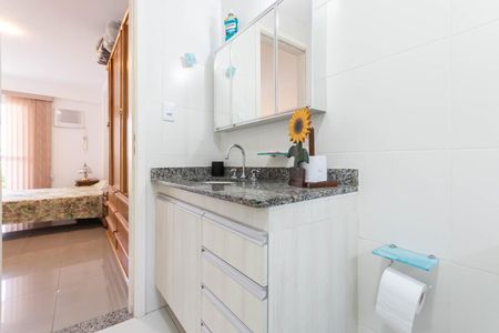 Apartamento à venda com 192m², 3 quartos e 2 vagasBanheiro Suíte