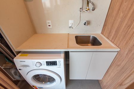 Apartamento à venda com 80m², 3 quartos e 1 vagaÁrea de serviço