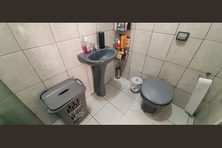 Casa à venda com 300m², 5 quartos e 4 vagas Casa à venda com 300m², 5 quartos e 4 vagasBanheiro Social