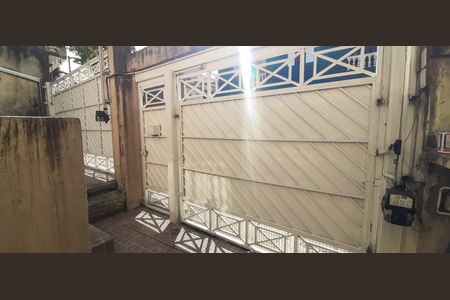 Casa à venda com 300m², 5 quartos e 4 vagas Casa à venda com 300m², 5 quartos e 4 vagasFachada da Casa