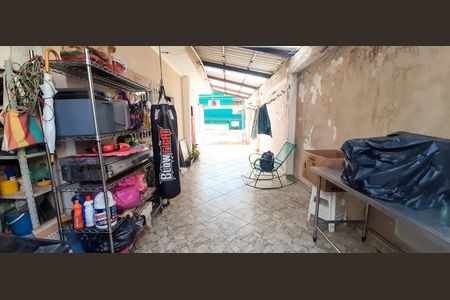 Casa à venda com 300m², 5 quartos e 4 vagas Casa à venda com 300m², 5 quartos e 4 vagasQuintal