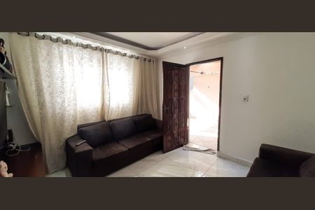 Casa à venda com 300m², 5 quartos e 4 vagas Casa à venda com 300m², 5 quartos e 4 vagasSala