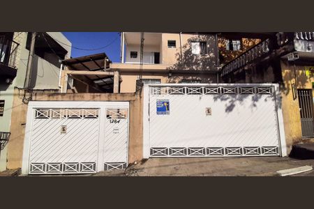 Casa à venda com 300m², 5 quartos e 4 vagas Casa à venda com 300m², 5 quartos e 4 vagasFachada da Casa