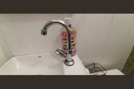 Casa à venda com 300m², 5 quartos e 4 vagas Casa à venda com 300m², 5 quartos e 4 vagasEdícula - Banheiro