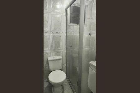 Banheiro de apartamento à venda com 2 quartos, 47m² em Vila Antonieta, São Paulo