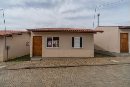 Casa de condomínio para alugar com 49m², 2 quartos e 1 vaga Casa de condomínio para alugar com 49m², 2 quartos e 1 vagaFachada