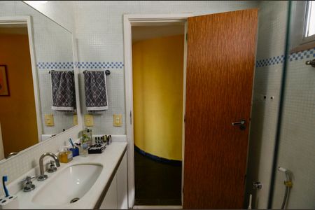 Apartamento à venda com 130m², 3 quartos e 2 vagas Apartamento à venda com 130m², 3 quartos e 2 vagasBanheiro Social