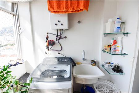 Apartamento à venda com 130m², 3 quartos e 2 vagas Apartamento à venda com 130m², 3 quartos e 2 vagasÁrea de Serviço