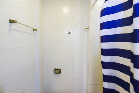 Apartamento à venda com 130m², 3 quartos e 2 vagas Apartamento à venda com 130m², 3 quartos e 2 vagasBanheiro de Serviço