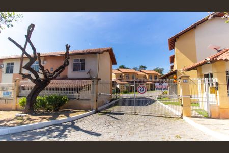 Casa de condomínio à venda com 66m², 2 quartos e 1 vaga Casa de condomínio à venda com 66m², 2 quartos e 1 vagaFachada