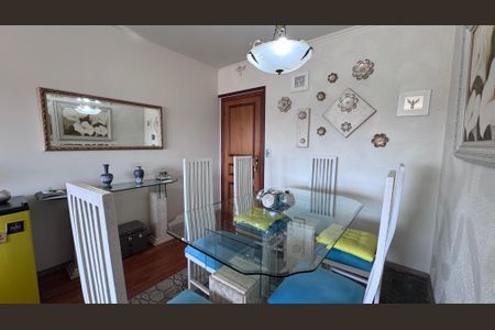 Apartamento à venda com 80m², 2 quartos e 1 vagaSala de Jantar