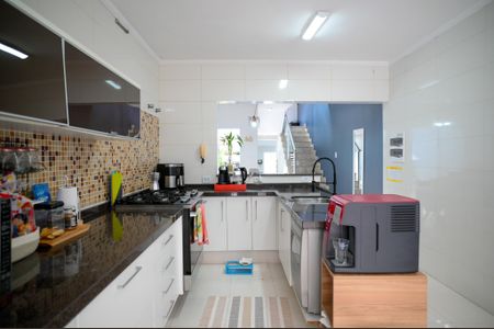 Casa à venda com 197m², 3 quartos e 4 vagas Casa à venda com 197m², 3 quartos e 4 vagasCozinha