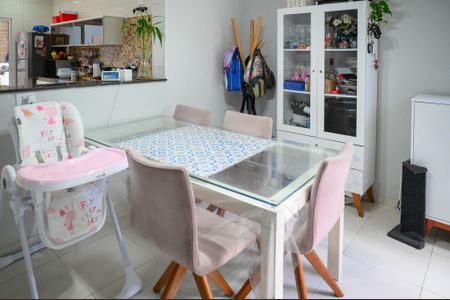 Casa à venda com 197m², 3 quartos e 4 vagas Casa à venda com 197m², 3 quartos e 4 vagasSala de Jantar