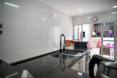 Casa à venda com 197m², 3 quartos e 4 vagas Casa à venda com 197m², 3 quartos e 4 vagasCozinha