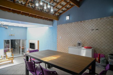 Casa à venda com 197m², 3 quartos e 4 vagas Casa à venda com 197m², 3 quartos e 4 vagasEspaço Gourmet