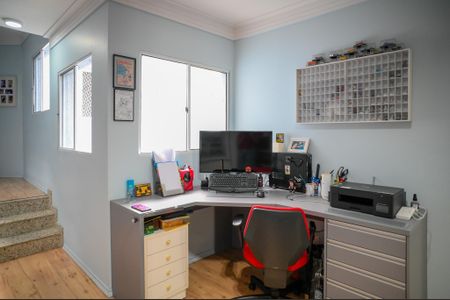 Casa à venda com 197m², 3 quartos e 4 vagas Casa à venda com 197m², 3 quartos e 4 vagasEscritório