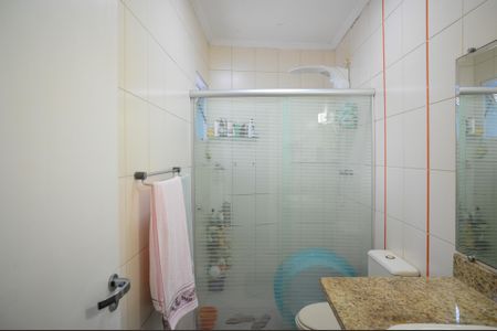 Casa à venda com 197m², 3 quartos e 4 vagas Casa à venda com 197m², 3 quartos e 4 vagasBanheiro Quarto 2 - Suite