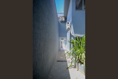 Casa à venda com 197m², 3 quartos e 4 vagas Casa à venda com 197m², 3 quartos e 4 vagasCorredor Externo