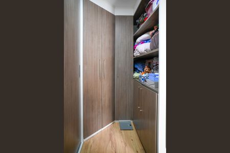 Casa à venda com 197m², 3 quartos e 4 vagas Casa à venda com 197m², 3 quartos e 4 vagasCloset