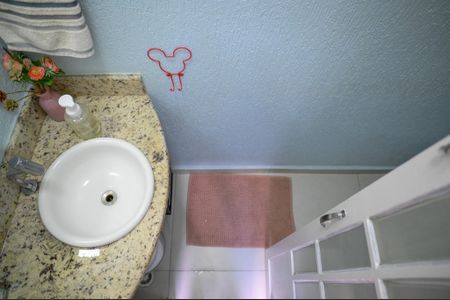 Casa à venda com 197m², 3 quartos e 4 vagas Casa à venda com 197m², 3 quartos e 4 vagasLavabo