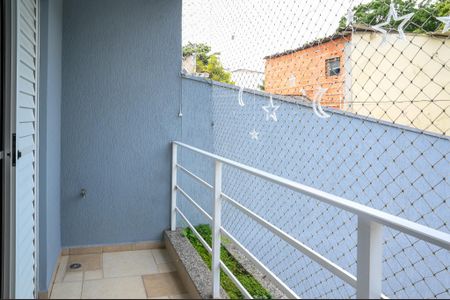 Casa à venda com 197m², 3 quartos e 4 vagas Casa à venda com 197m², 3 quartos e 4 vagasVaranda