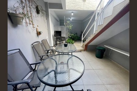 Casa à venda com 148m², 2 quartos e 2 vagasQuintal