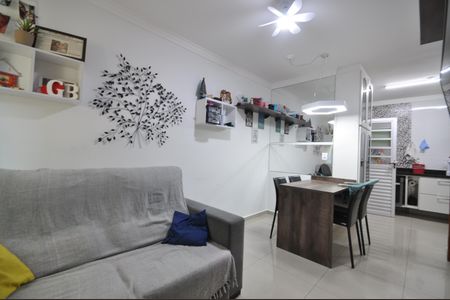 Sala de casa de condomínio à venda com 2 quartos, 75m² em Vila Nivi, São Paulo
