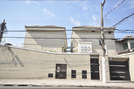 Casa de condomínio à venda com 75m², 2 quartos e 2 vagasFachada