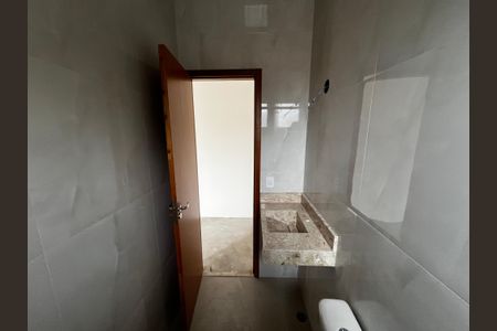 Casa à venda com 100m², 3 quartos e 2 vagasBanheiro da Suíte