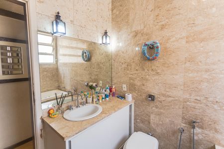 Apartamento à venda com 275m², 4 quartos e 3 vagasBanheiro Social