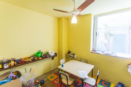 Apartamento à venda com 275m², 4 quartos e 3 vagasQuarto 6 no 2° Pavimento