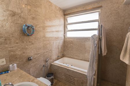 Apartamento à venda com 275m², 4 quartos e 3 vagasBanheiro Social