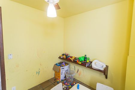 Apartamento à venda com 275m², 4 quartos e 3 vagasQuarto 6 no 2° Pavimento