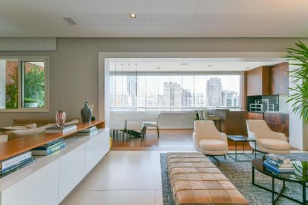 Apartamento à venda com 2 quartos, 151m² em Itaim Bibi, São Paulo