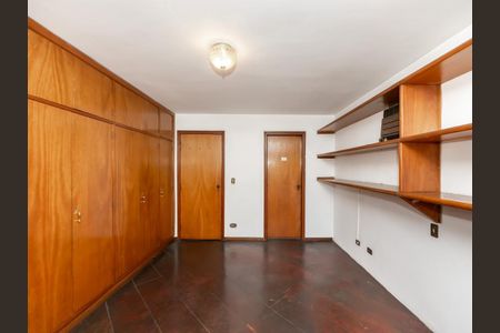 Casa à venda com 3 quartos, 264m² em Vila Tramontano, São Paulo