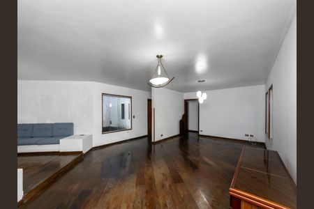 Casa à venda com 3 quartos, 264m² em Vila Tramontano, São Paulo