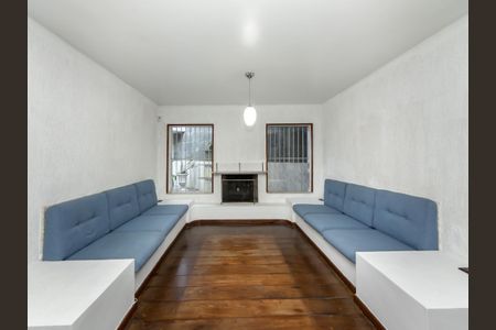 Casa à venda com 3 quartos, 264m² em Vila Tramontano, São Paulo