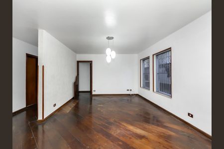 Casa à venda com 3 quartos, 264m² em Vila Tramontano, São Paulo