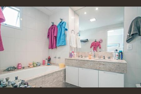 Apartamento à venda com 220m², 4 quartos e 3 vagas