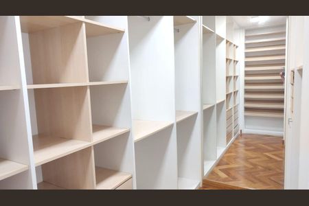 Apartamento à venda com 257m², 4 quartos e 3 vagas