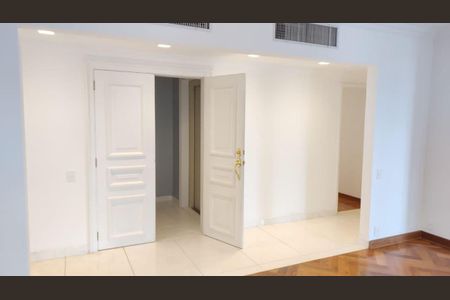 Apartamento à venda com 257m², 4 quartos e 3 vagas