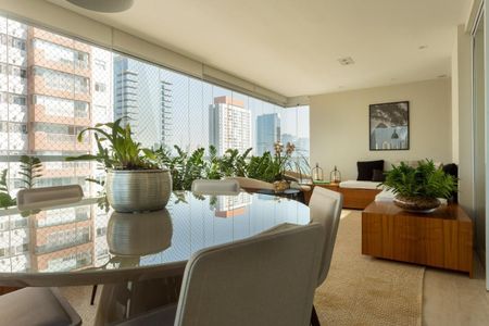 Apartamento à venda com 225m², 3 quartos e 4 vagas