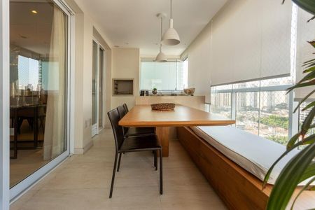 Apartamento à venda com 225m², 3 quartos e 4 vagas
