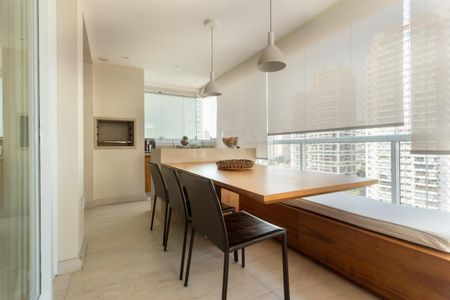 Apartamento à venda com 225m², 3 quartos e 4 vagas