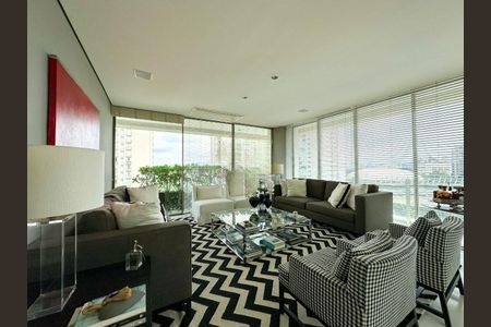 Apartamento à venda com 3 quartos, 340m² em Vila Mariana, São Paulo
