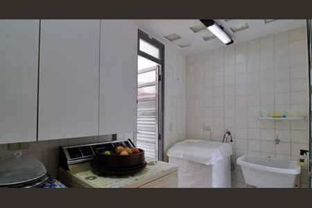 Casa à venda com 288m², 4 quartos e 4 vagas
